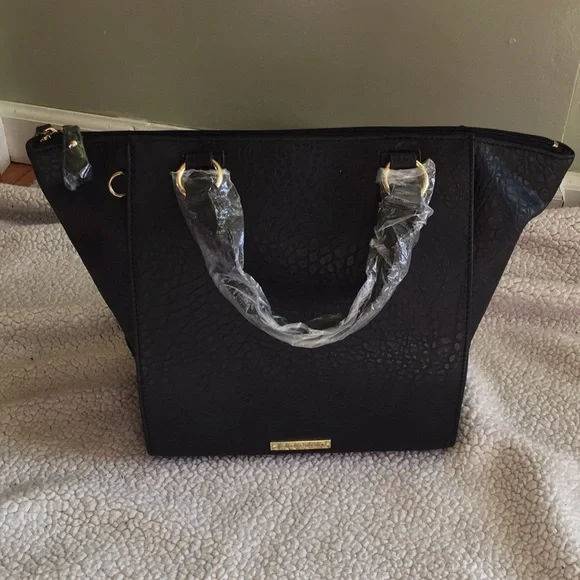 Danielle Nicole Alexa Tote - Picture 2 of 11